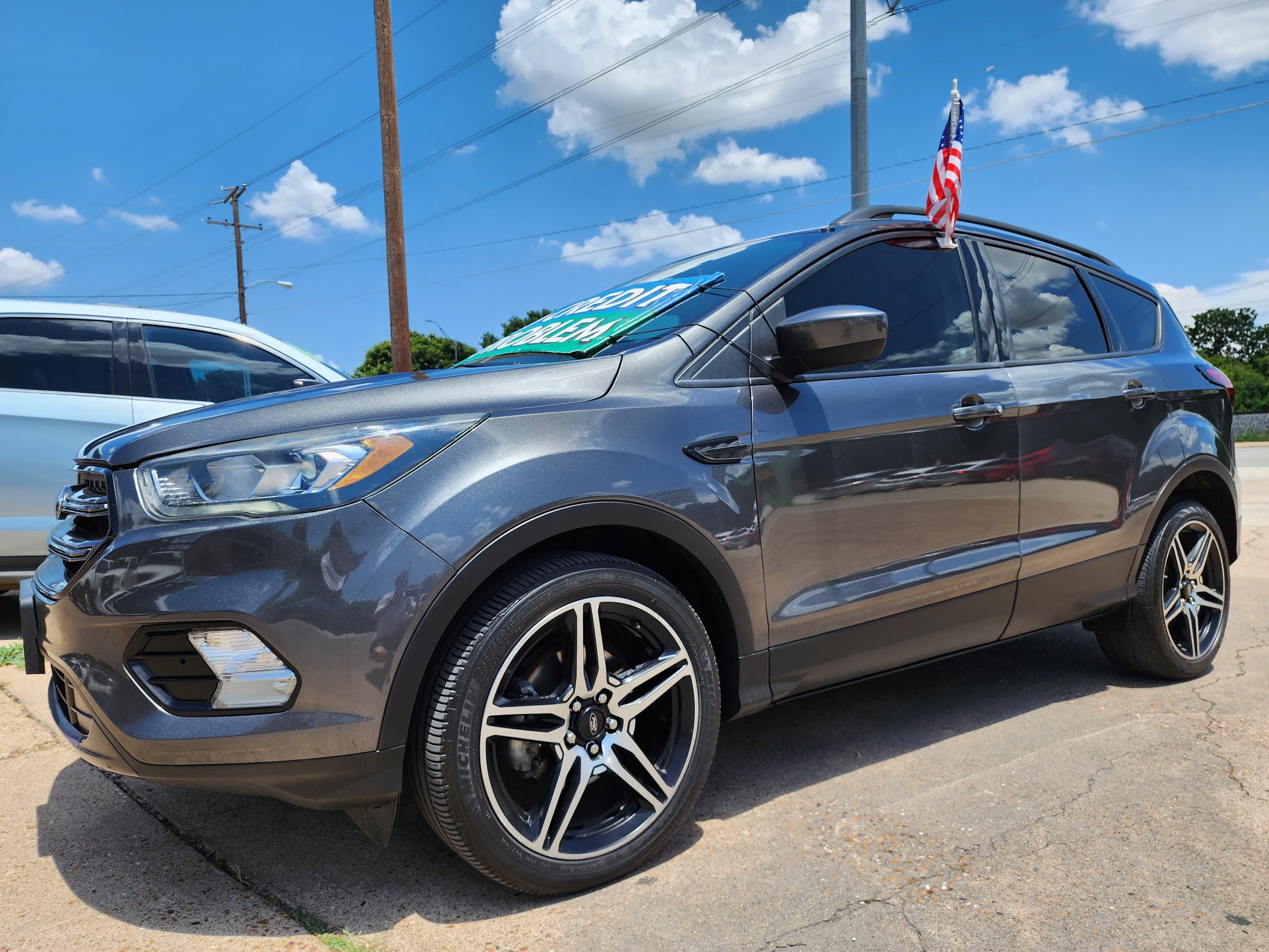 2019 GRAY Ford Escape SEL (1FMCU0HD2KU) , AUTO transmission, located at 2660 S.Garland Avenue, Garland, TX, 75041, (469) 298-3118, 32.885551, -96.655602 - Welcome to DallasAutos4Less, one of the Premier BUY HERE PAY HERE Dealers in the North Dallas Area. We specialize in financing to people with NO CREDIT or BAD CREDIT. We need proof of income, proof of residence, and a ID. Come buy your new car from us today!! This is a Super Clean 2019 FORD ESCAP - Photo #6